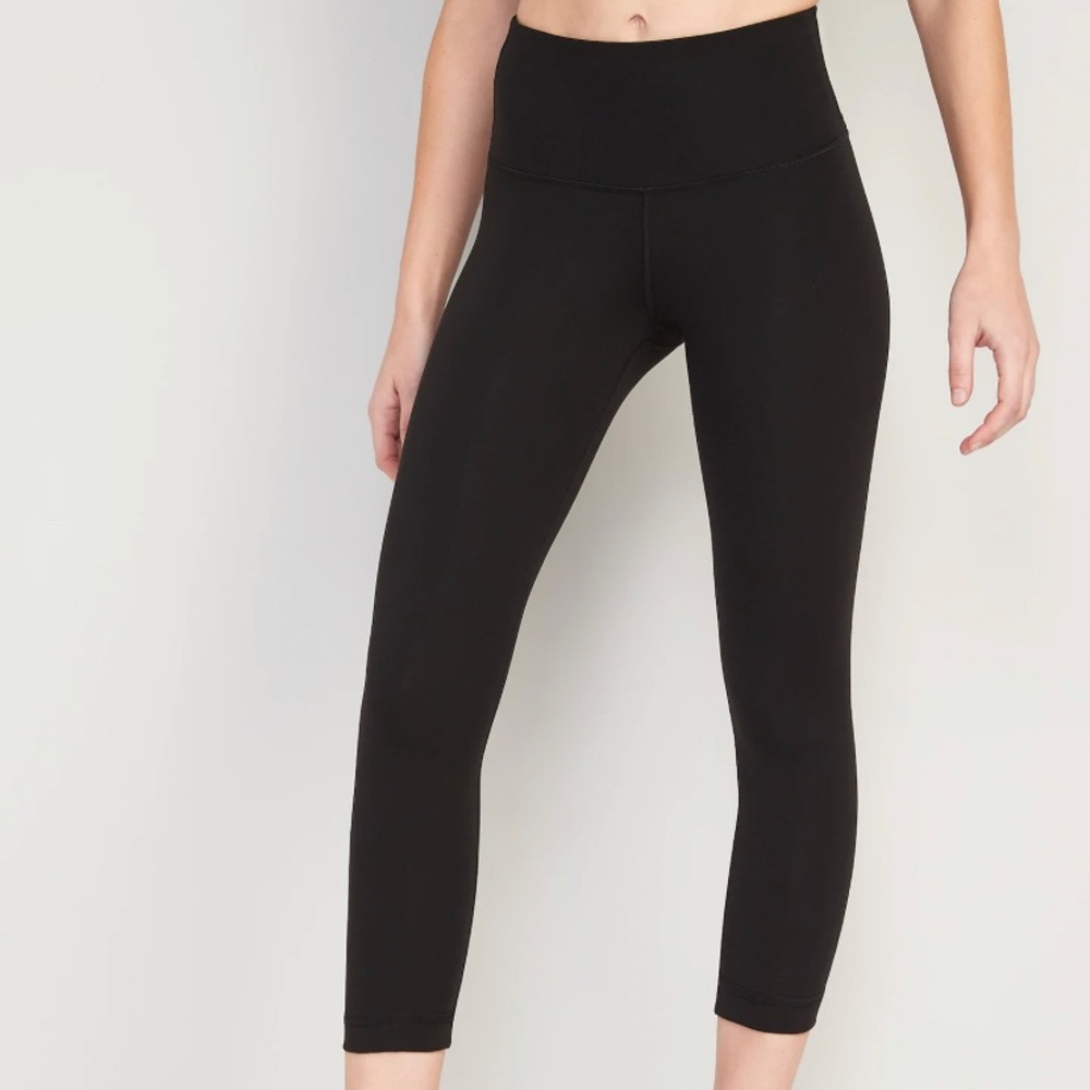 2 Pairs- Old Navy Active High Waist Crop Leggings